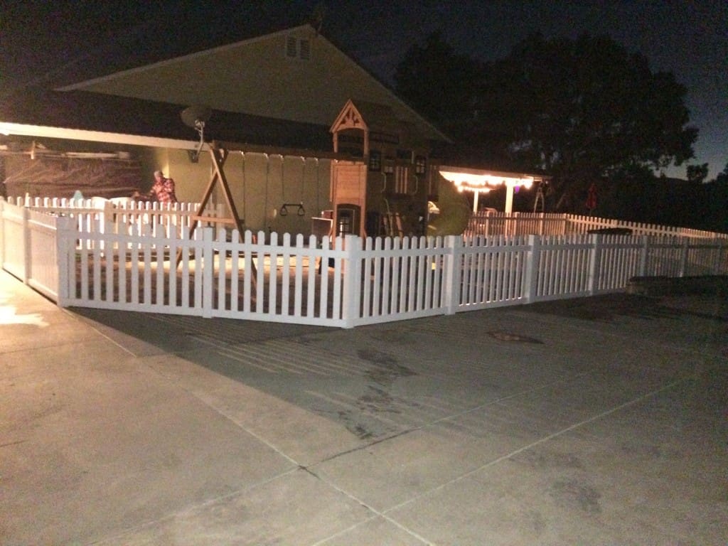 picket style fence in Corona Ca
